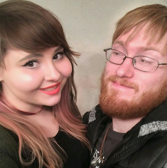 Meet your Posher, Mandi - Picture 2 of 3